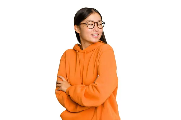 Jong Aziatische Vrouw Geïsoleerd Groen Chroma Achtergrond Lachen Hebben Plezier — Stockfoto