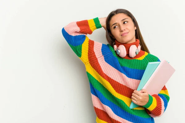 Joven Estudiante India Aislada Sobre Fondo Blanco Tocando Parte Posterior —  Fotos de Stock