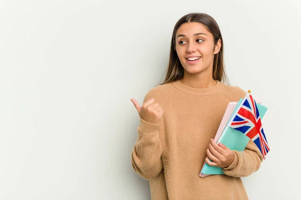 Mulher Indiana Jovem Segurando Uma Bandeira Reino Unido Isolado Pontos — Fotografia de Stock