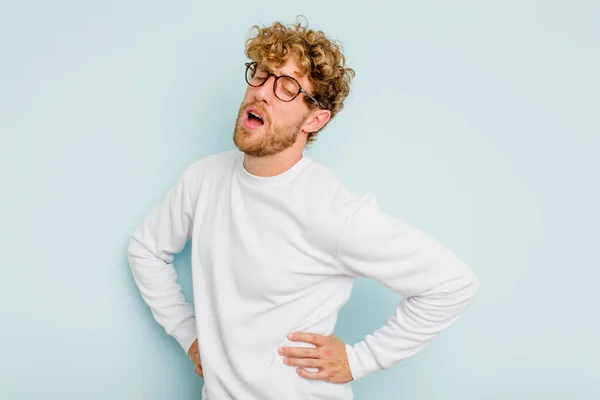 Young Caucasian Man Isolated Blue Background Suffering Back Pain — Stock Photo, Image