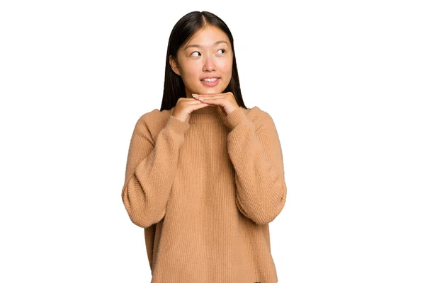 Yeşil Krom Arka Planda Yalnız Kalan Genç Asyalı Kadın Ellerini — Stok fotoğraf