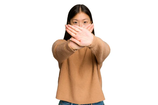 Jong Aziatische Vrouw Geïsoleerd Groen Chroma Achtergrond Doen Een Ontkenning — Stockfoto