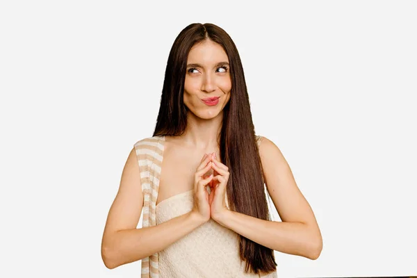 Junge Kaukasische Frau Mit Langen Haaren Isoliert Die Sich Einen — Stockfoto