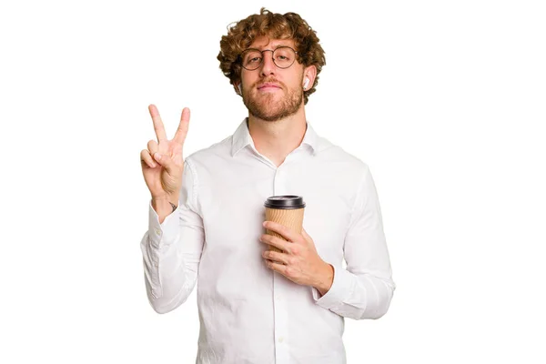커피를 배경에서 제거하기 커피를 사업가는 손가락으로 모습을 보여준다 — 스톡 사진