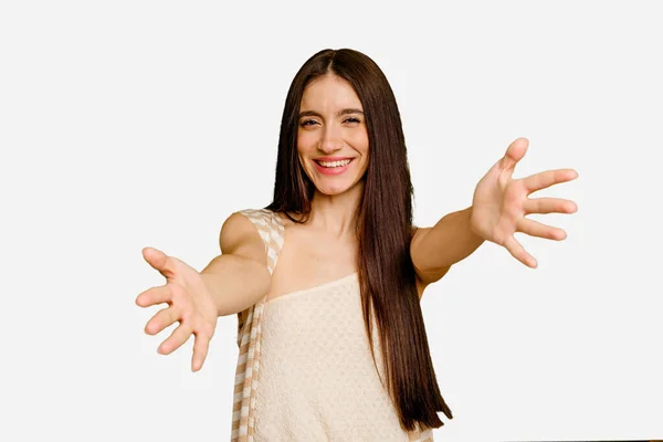 Jovem Caucasiano Longo Cabelo Mulher Isolado Mostrando Uma Expressão Bem — Fotografia de Stock