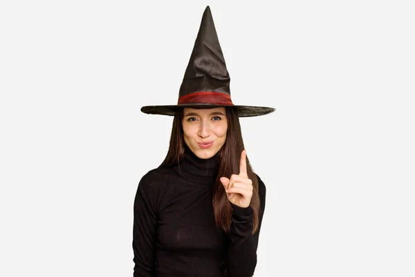 Joven Mujer Caucásica Vestida Como Una Bruja Para Día Halloween —  Fotos de Stock
