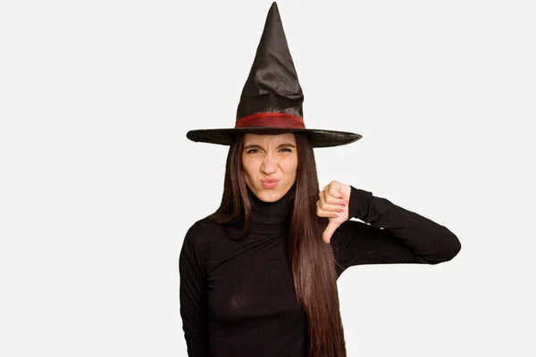 Giovane Donna Caucasica Vestita Strega Halloween Isolata Mostrando Gesto Antipatico — Foto Stock