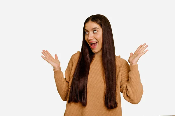 Junge Kaukasische Frau Mit Langen Haaren Vereinzelt Fröhliches Lachen Glückskonzept — Stockfoto