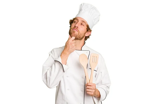 Jovem Cozinheiro Isolado Fundo Branco Olhando Para Lados Com Expressão — Fotografia de Stock