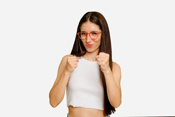 若い白人長い髪の女性は カメラに拳を示す孤立 積極的な顔の表情 — ストック写真