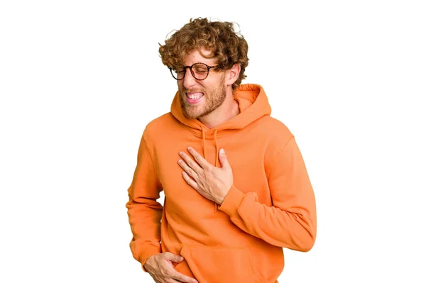 Jonge Blanke Man Geïsoleerd Groene Chroma Achtergrond Lachen Houden Handen — Stockfoto