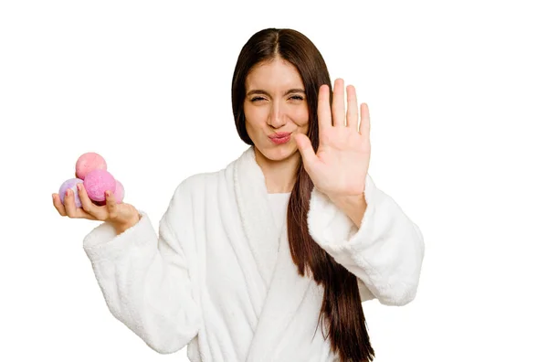 Genç Beyaz Kadın Aromatik Toplar Tutuyor Elini Uzatmış Duruyor Dur — Stok fotoğraf