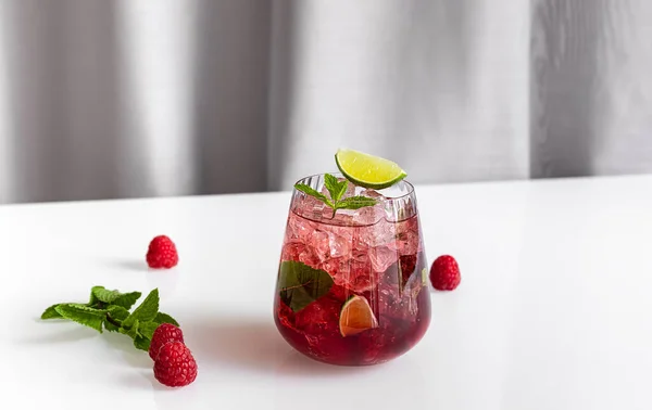Glass Raspberry Daiquiri Alcoholic Cocktail Mocktail Raspberry Soda Water Lime — Zdjęcie stockowe
