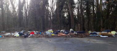 Sokaktaki çöplük - kabalık