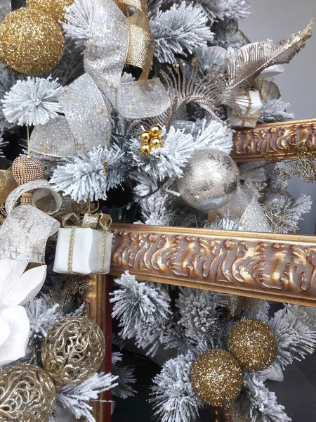 Árbol Navidad Decorado Con Bolas Decoraciones — Foto de Stock