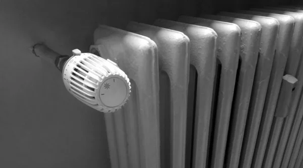 Термостатические Клапаны Нагревателях Квартире Экономии Энергии — стоковое фото