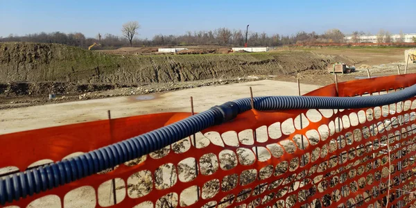 Kamu hizmetleri devam ediyor - arazi kazısı