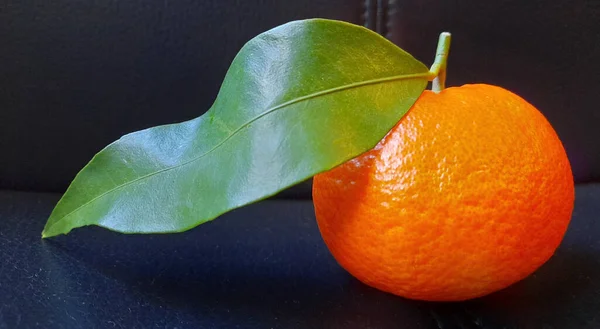 Sinaasappelmandarijn Met Blad Van Citrusfamilie — Stockfoto