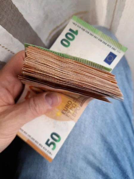 Billets Euros Entre Les Mains Une Personne Riche — Photo