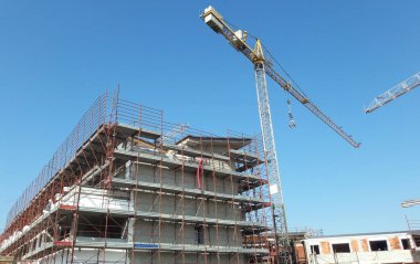 İnşaat alanında çalışma sürüyor.