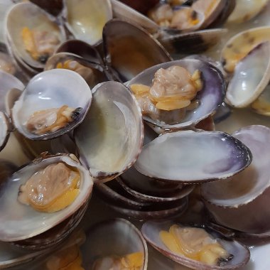 Güzel bir istiridye buğulama. Lezzetli.