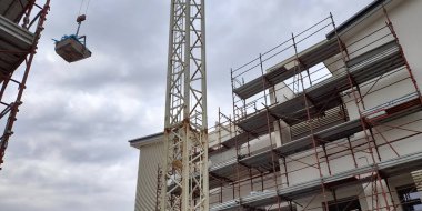 Baharda inşaat sahasında çalışma sürüyor