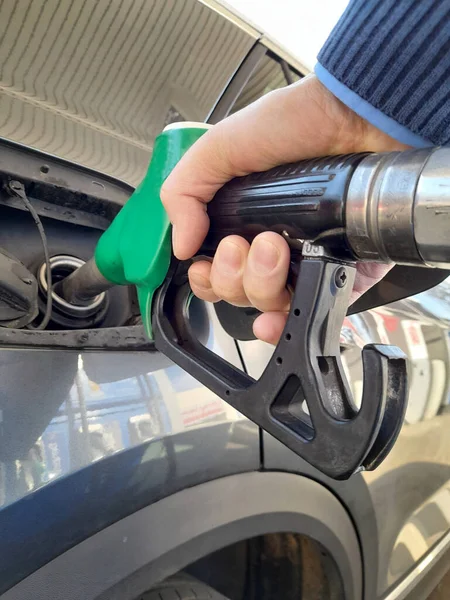 Yolculuğa çıkmadan önce arabanı doldur.