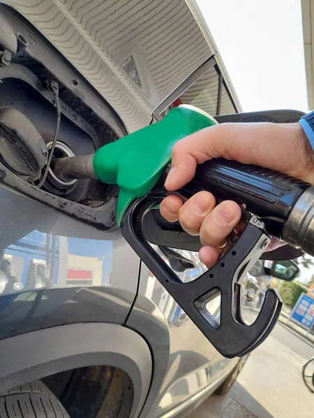 Yolculuğa çıkmadan önce arabanı doldur.