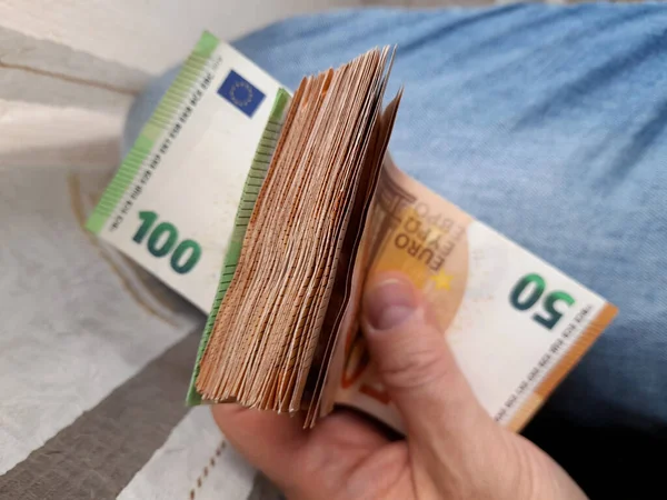 Billetes Euros Manos Una Persona — Foto de Stock