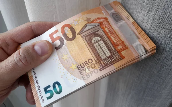 Банкноты Евро Руках Человека — стоковое фото