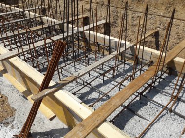 İnşaat sahasında çalışma sürüyor - tesisler