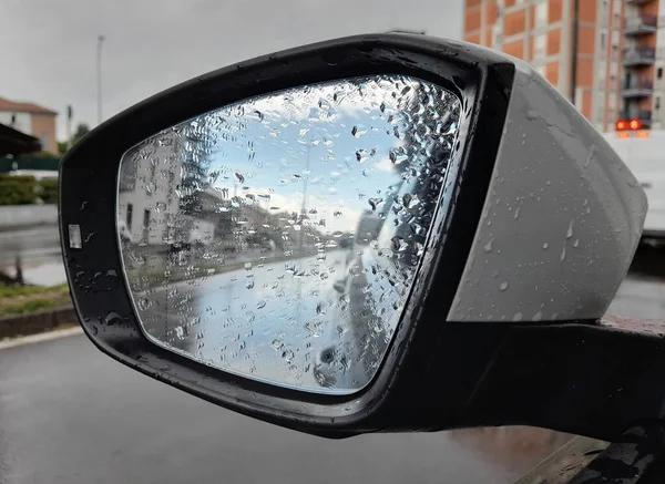 Car Mirror While Driving Rain — ストック写真