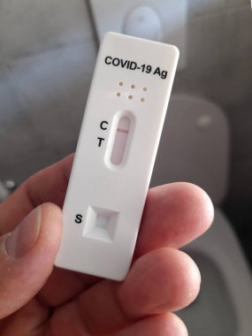 COVID 19 için negatif sonuç alan kişi.