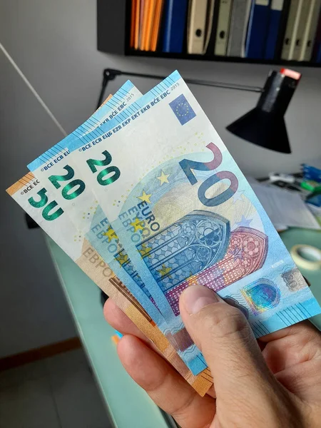 Billetes Euros Manos Una Sola Persona —  Fotos de Stock