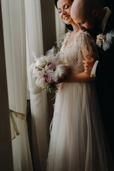 Elegante Pareja Boda Interior Del Antiguo Castillo Ciudad Nesvizh —  Fotos de Stock