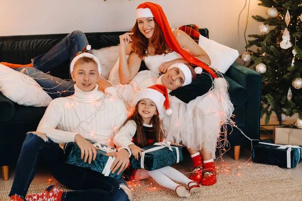 Close Portrait Happy Family Sitting Sofa Christmas Tree Celebrating Holiday — Stock Photo, Image