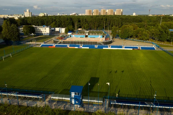 ゲームのための屋外スポーツグラウンドとミンスクの中心部にあるスポーツ複合施設 ベラルーシ — ストック写真
