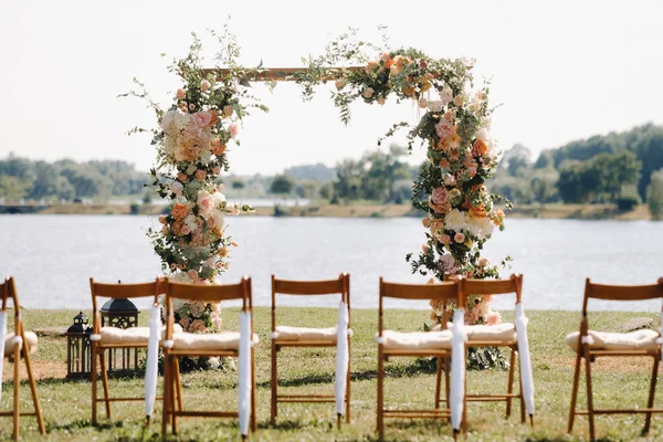 Posto Una Cerimonia Matrimonio Strada Luogo Matrimonio Decorato — Foto Stock