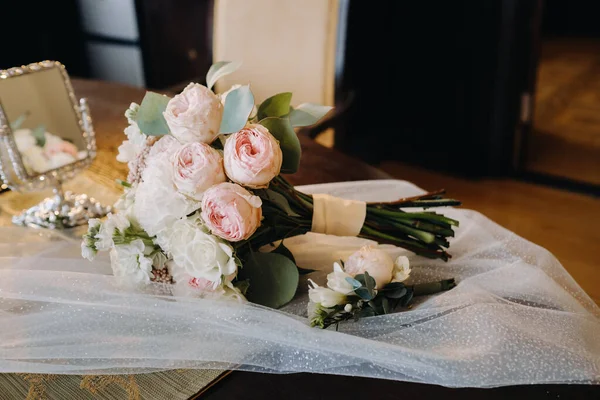 Wedding Bouquet Roses Lying Surface Wedding Floristry — Stock Photo, Image