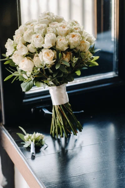 Bouquet Sposa Rose Sdraiato Sulla Superficie Matrimonio Floristica — Foto Stock