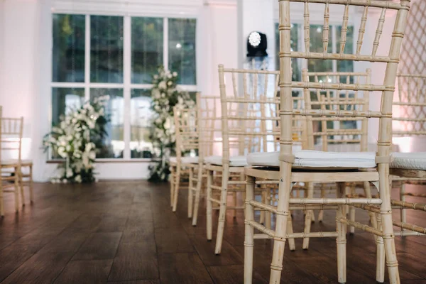 Ein Ort Für Eine Hochzeitszeremonie Inneren Geschmückter Hochzeitsort — Stockfoto