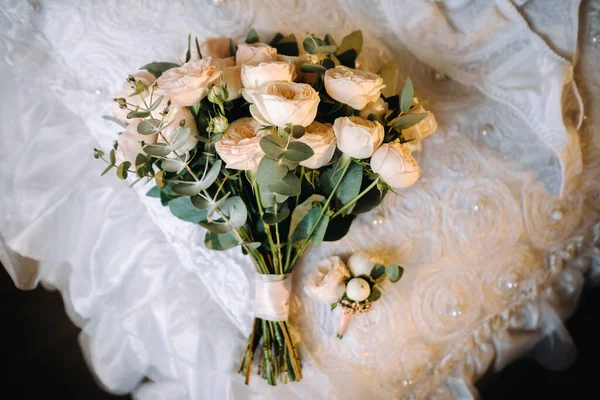 Ramo Boda Rosas Que Yacen Superficie Floristería Boda — Foto de Stock