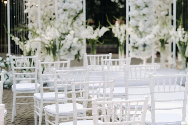 Ein Ort Für Eine Trauung Auf Der Straße Geschmückter Hochzeitsort — Stockfoto