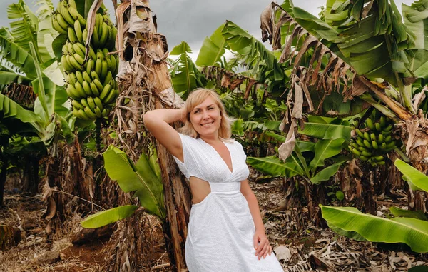Дівчинка Банановій Плантації Острові Маврикій Фермі Бананів Тропічному Острові Дівчинка — стокове фото