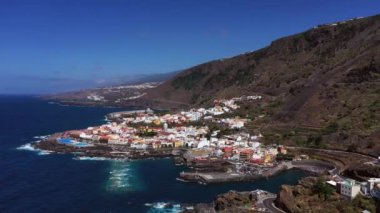 Kanarya Adaları 'ndaki Garachico şehrinin yüksekliğinden bak. Tenerife Adası, İspanya