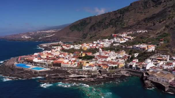 Kanarya Adaları 'ndaki Garachico şehrinin yüksekliğinden bak. Tenerife Adası, İspanya — Stok video