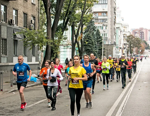 Dnyipropetrovszk Ukrajna 2021 Város Lakói Maratoni Versenyen Aszfaltozott Utakon — Stock Fotó