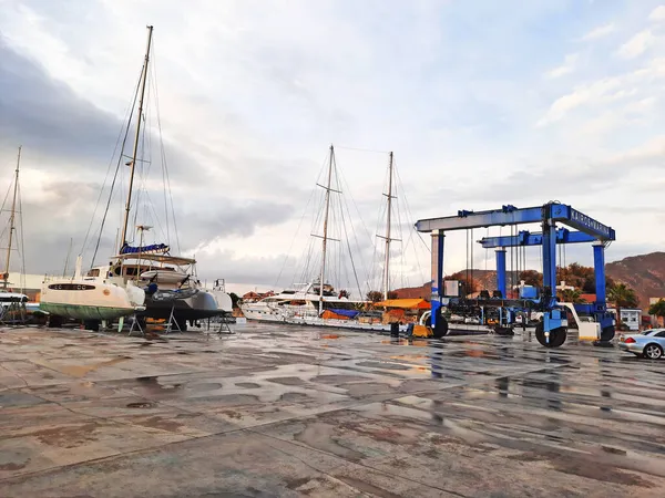Bodrum Turcja 2021 Nowoczesny Jacht Żaglowy Stoczni Jacht Sportowy Zadokowany — Zdjęcie stockowe