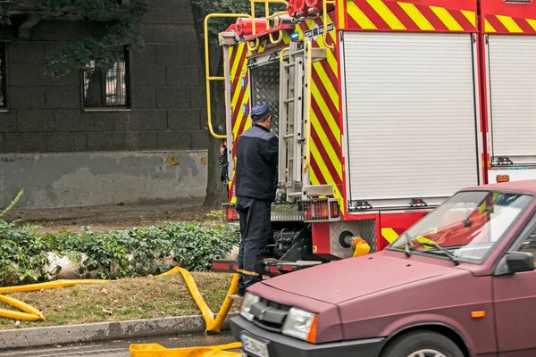 Dnepropetrovsk Ucrania 2021 Camión Bomberos Carretera Llegó Escena Del Incendio —  Fotos de Stock