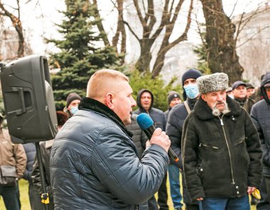 Dnepropetrovsk, Ukrayna - 12.02.2021: Ayrımcılık yasasına karşı Dnepropetrovsk bölgesi maluliyet örgütlerinin mitingi. Mitingler Ukrayna 'nın tüm bölgelerinde gerçekleşiyor..